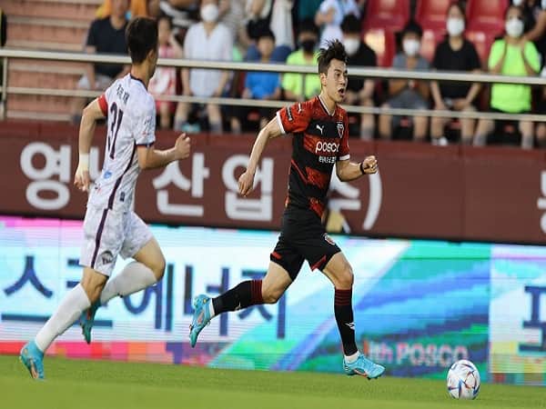 Soi kèo Gimcheon Sangmu vs Pohang Steelers 2/8